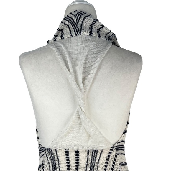 BOUTIQUE STYLE PULL OVER HALTER VEST - Picture 6 of 11